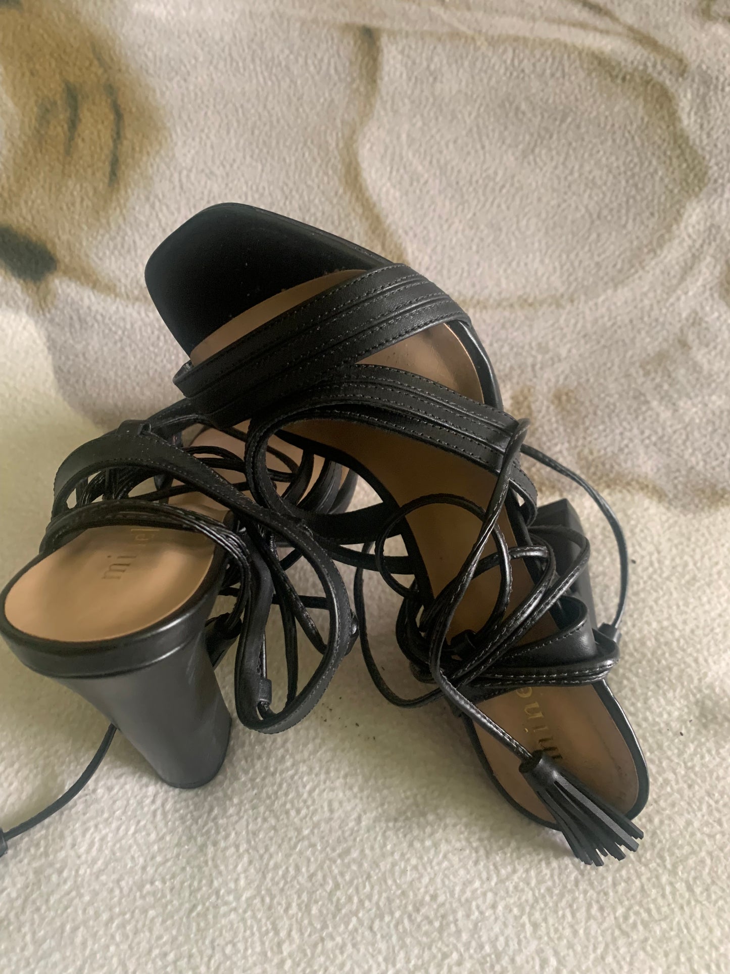 Chaussures noir à talon carré