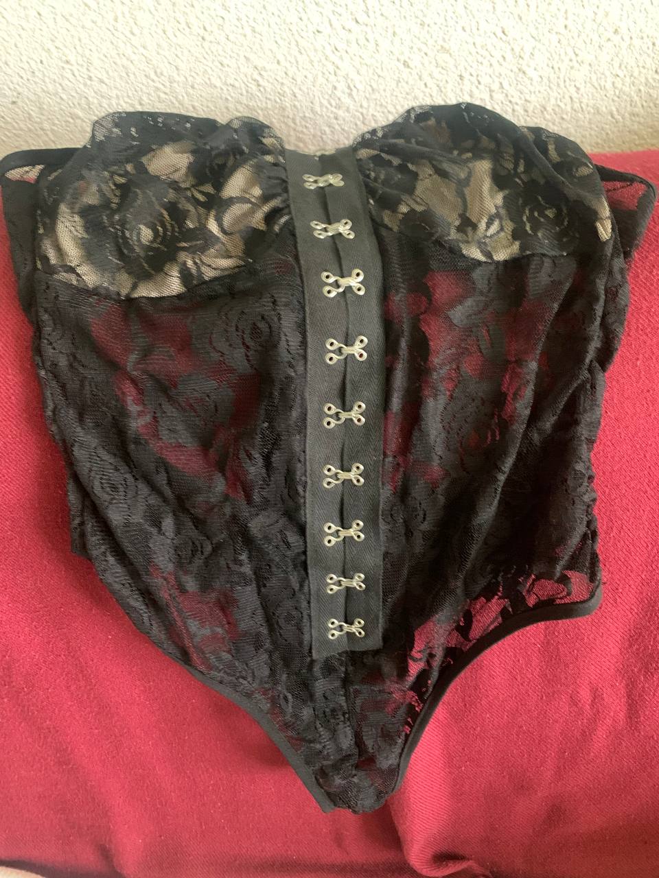 bustier corset noir et body lingerie