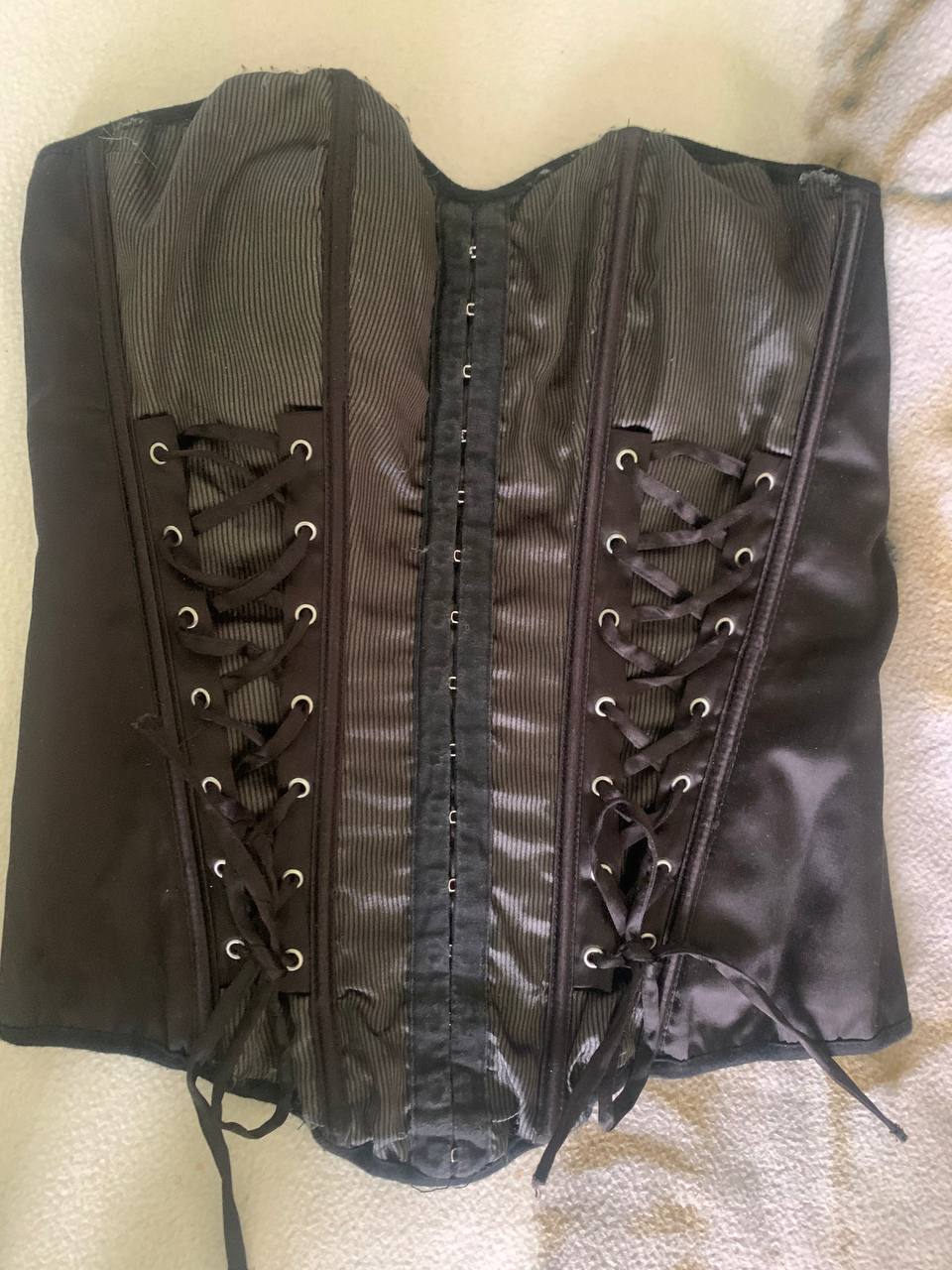 bustier corset noir et body lingerie