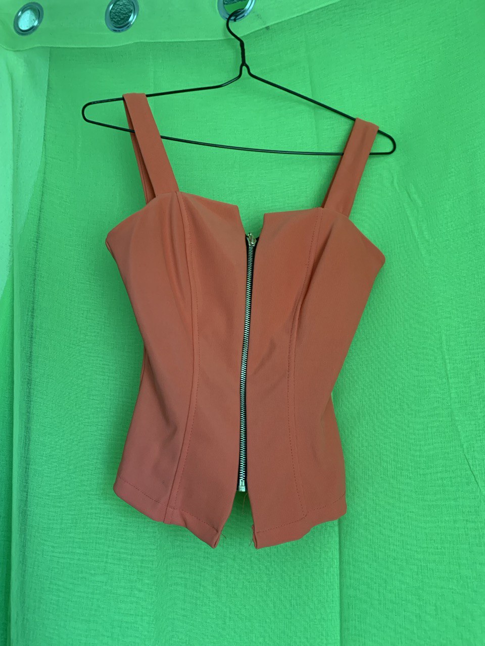 BLOUSE SANS MANCHE