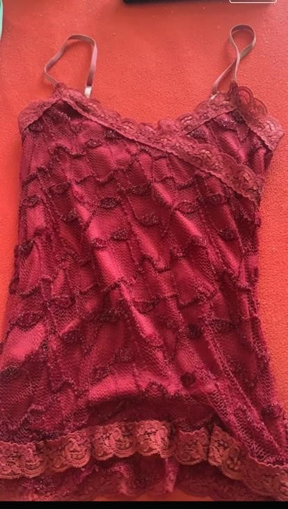 Bluse d’été de taille S color rouge pailleté