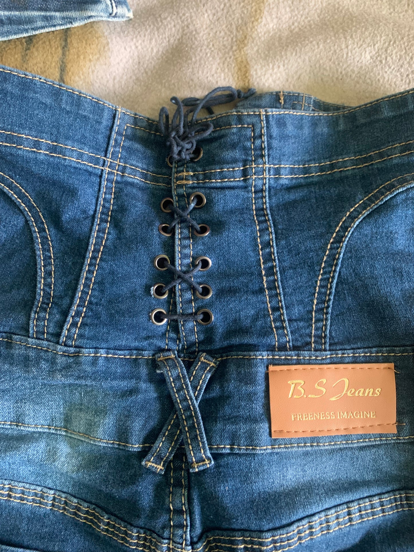 Jupe jeans court et jupe jeans court de taille haute