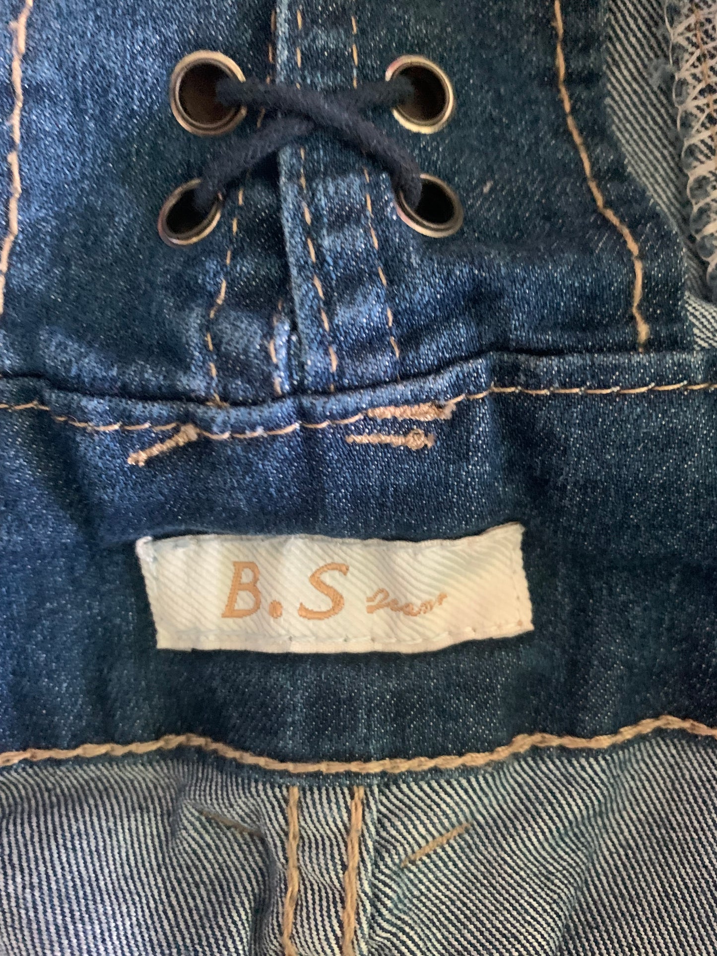 Jupe jeans court et jupe jeans court de taille haute