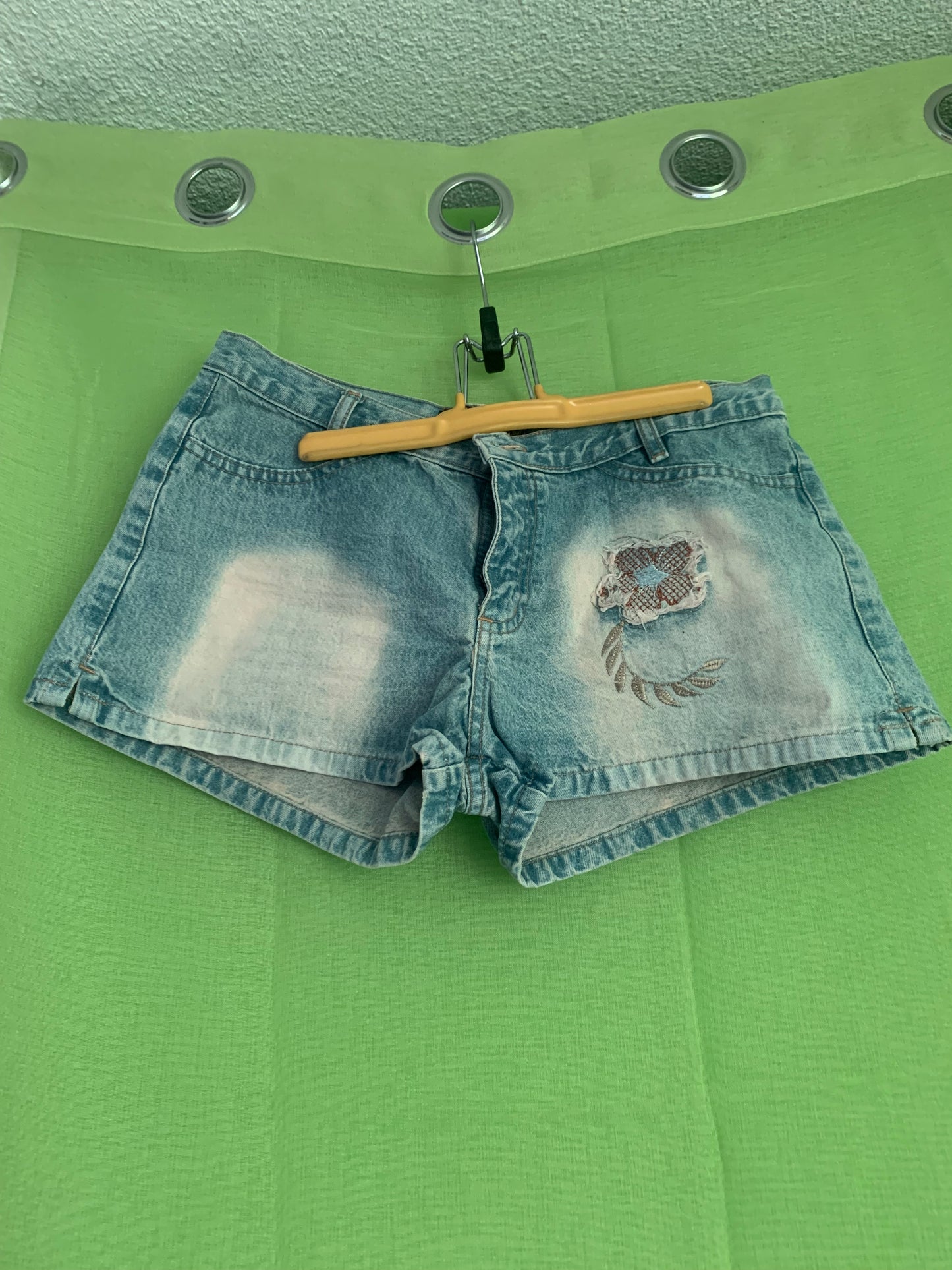 Short jeans