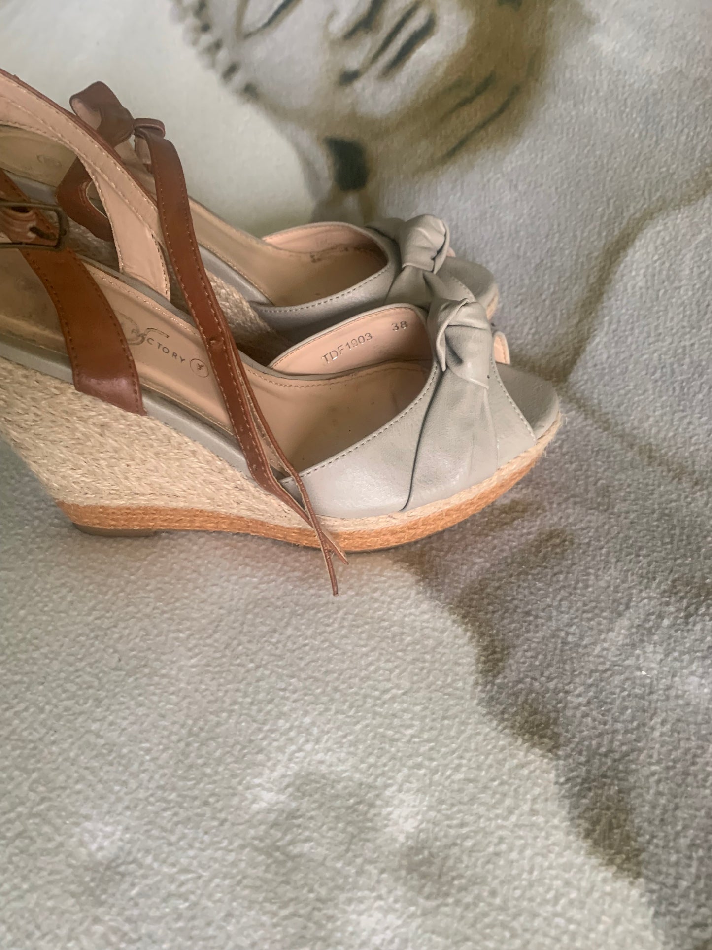 chaussure  en cannisses