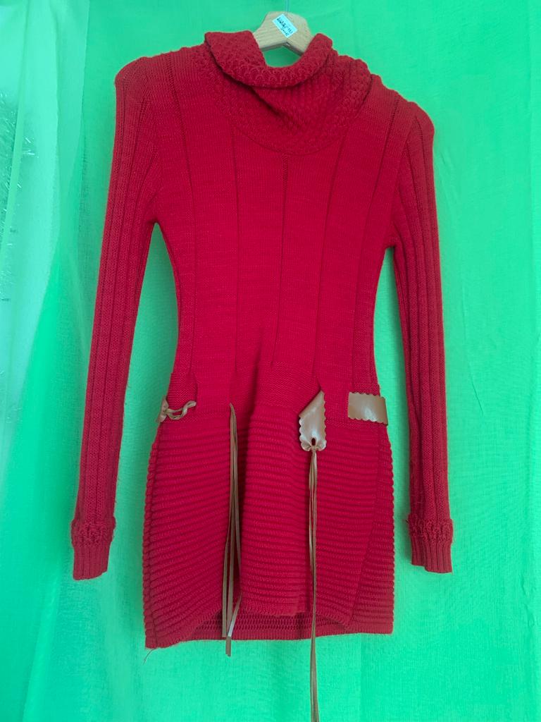 Robe rouge curte