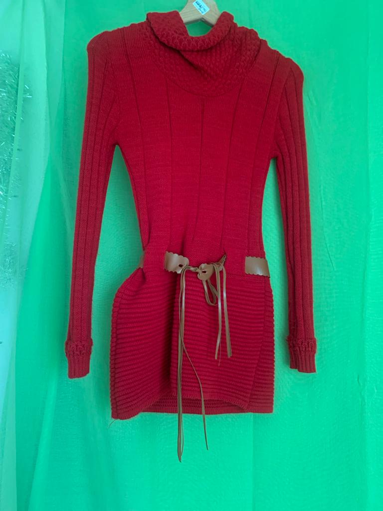 Robe rouge curte