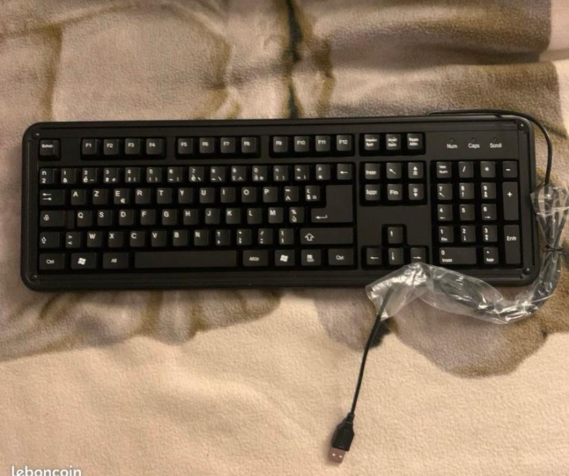 Compact keyboard / clavier compact