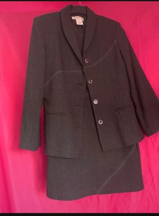 tailleur robe (dress suit)
