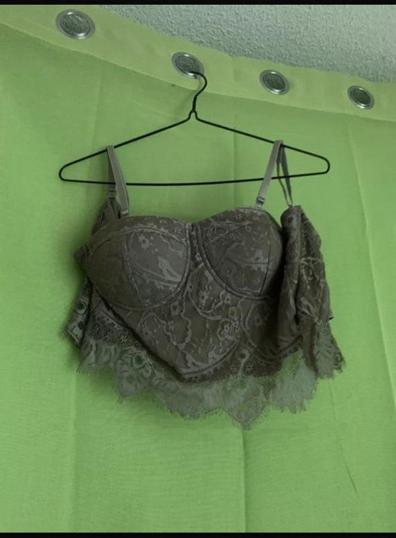 Bustier vert en dentelles poitrine 90c taille L