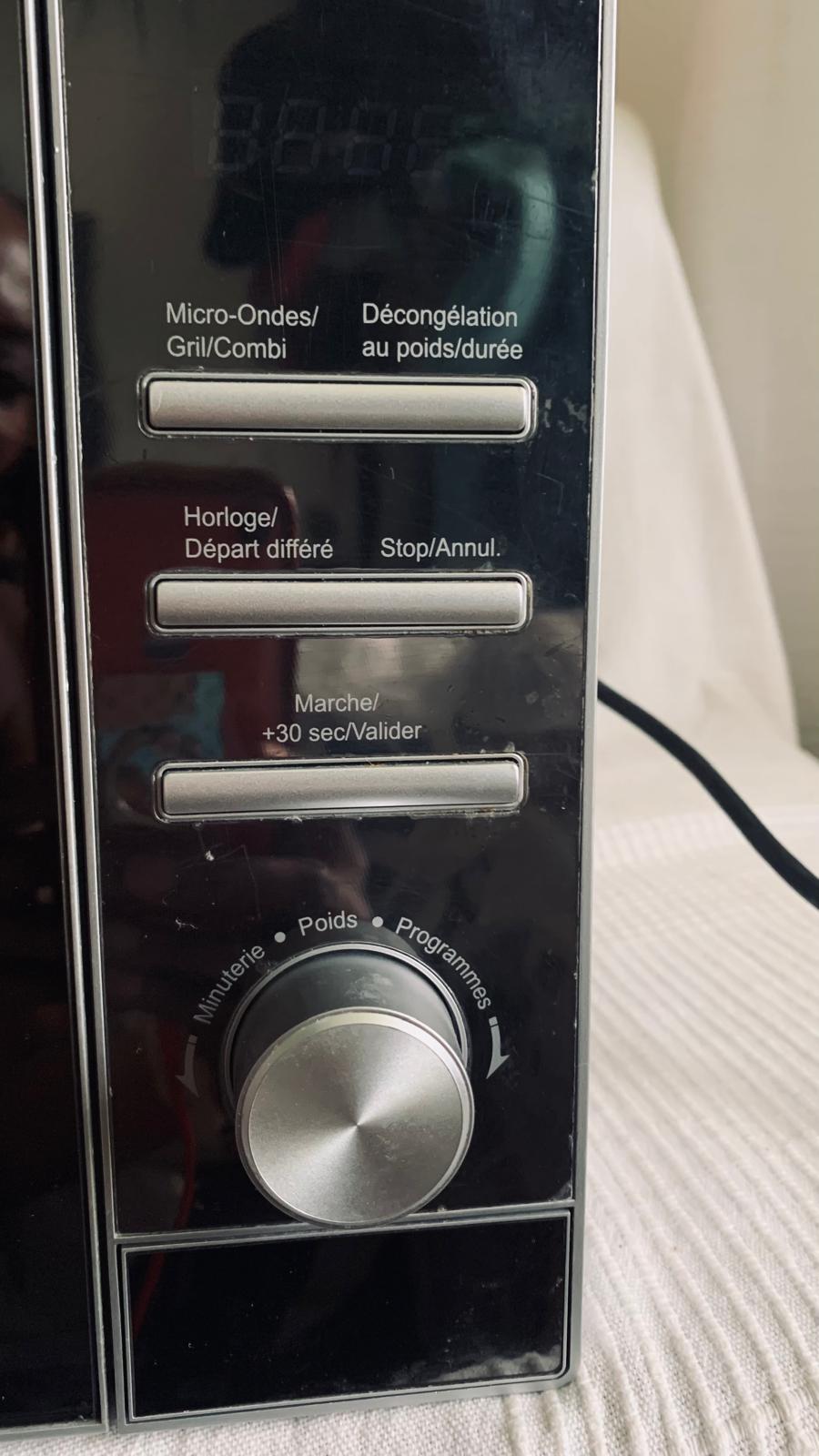 MICRO-ONDES ESSENTIEL