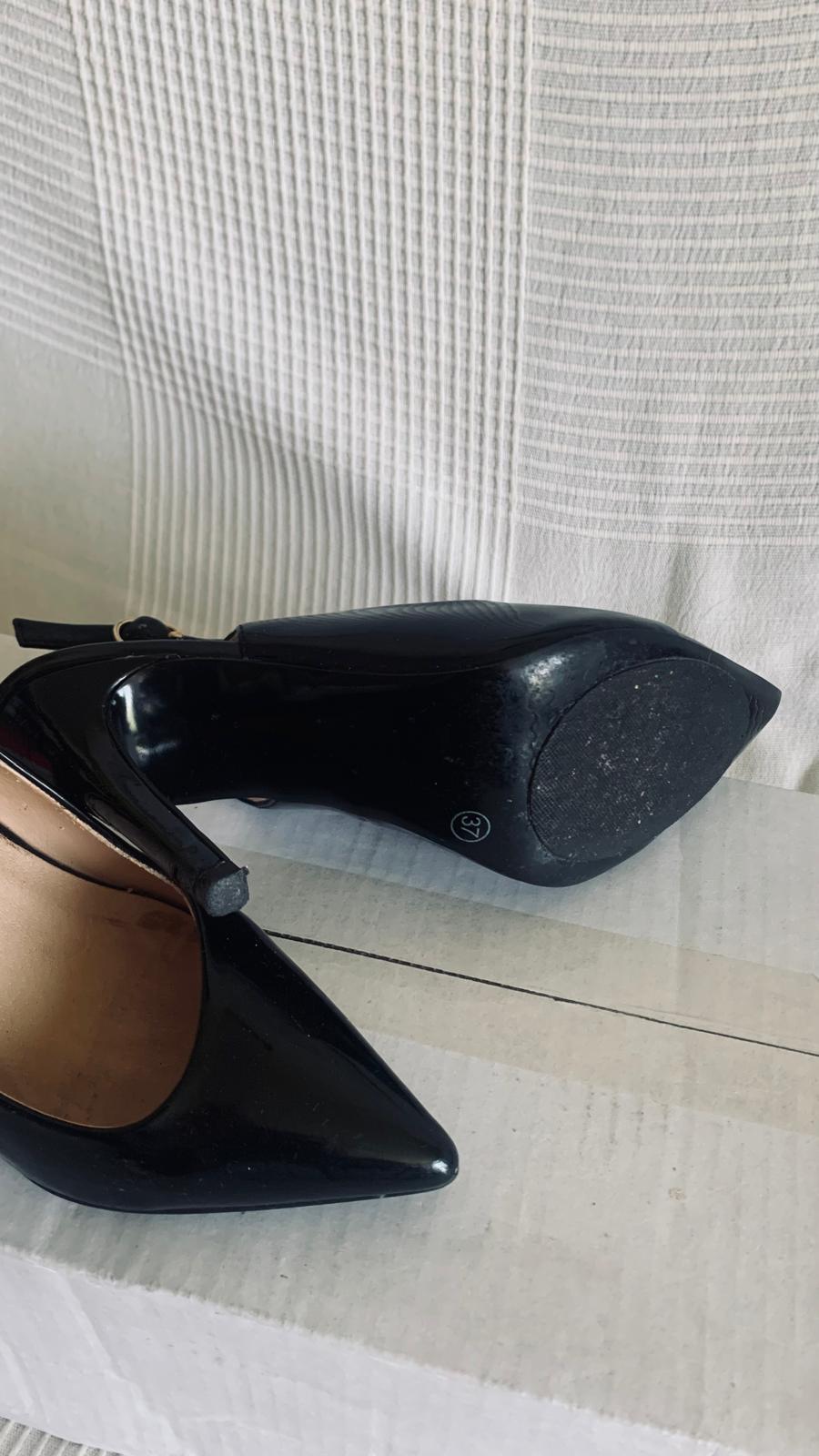 CHAUSSURE NOIR A TALONS 👠