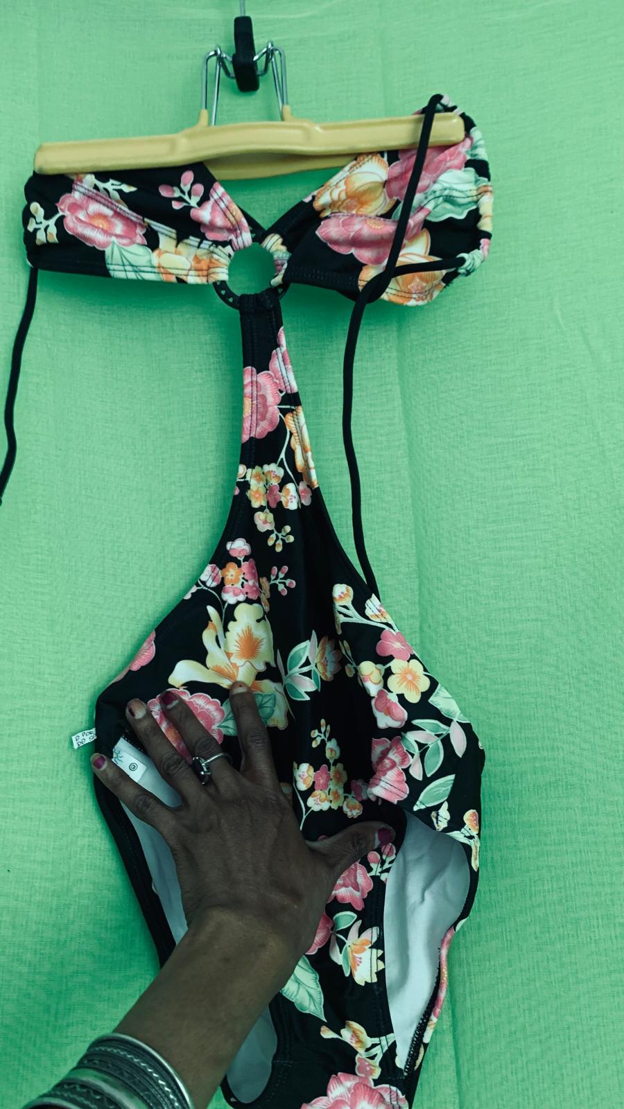MAILLOT BRÉSILIEN DE BAINS UNE PIÈCE ET UN BIKINI 👙