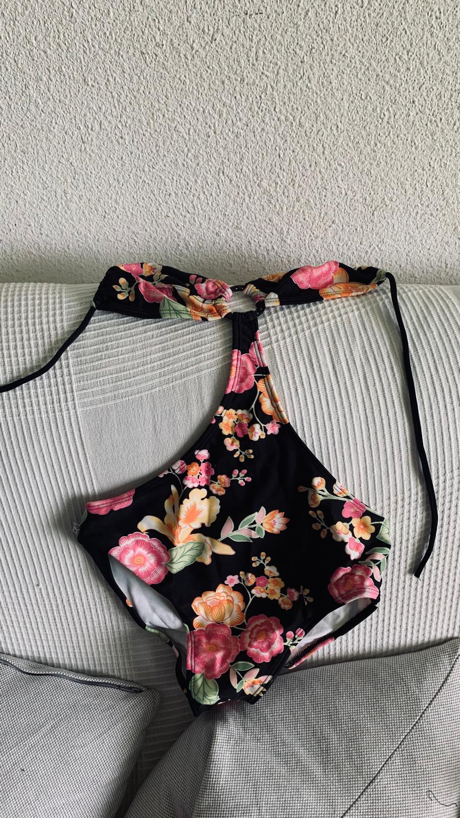 MAILLOT BRÉSILIEN DE BAINS UNE PIÈCE ET UN BIKINI 👙