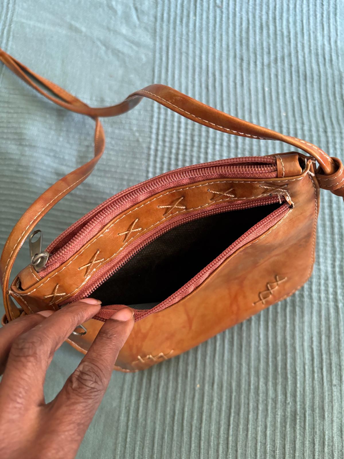 Sac on cuir pure faire de peau de vache