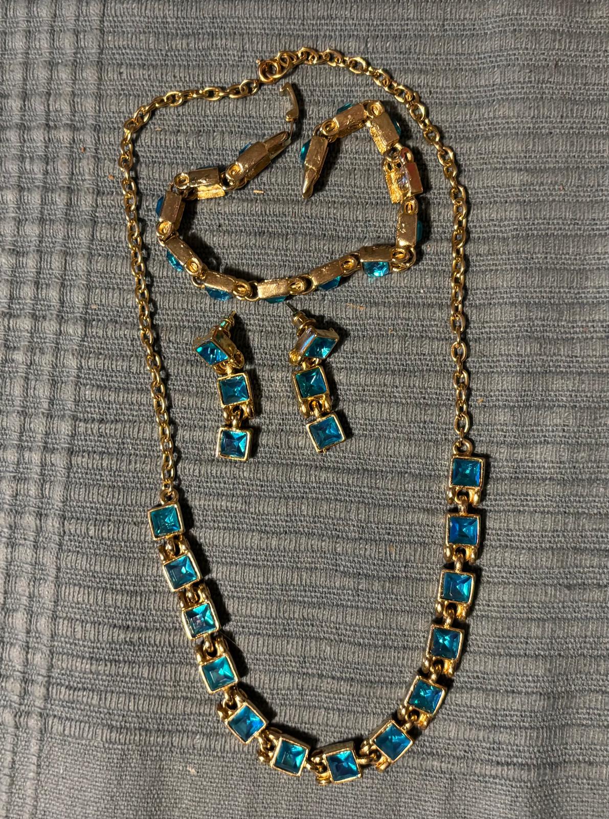 Bijoux fantaisie AVEC BOUCLÉ D'OREILLE