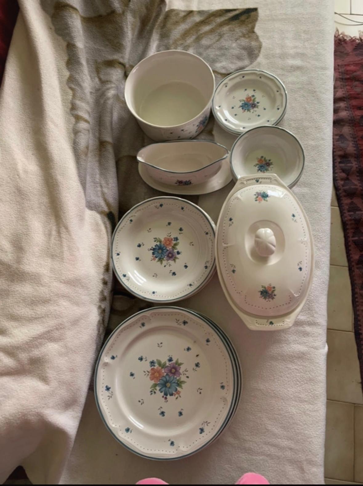 Vaisselle variée collecteur A FLEURS