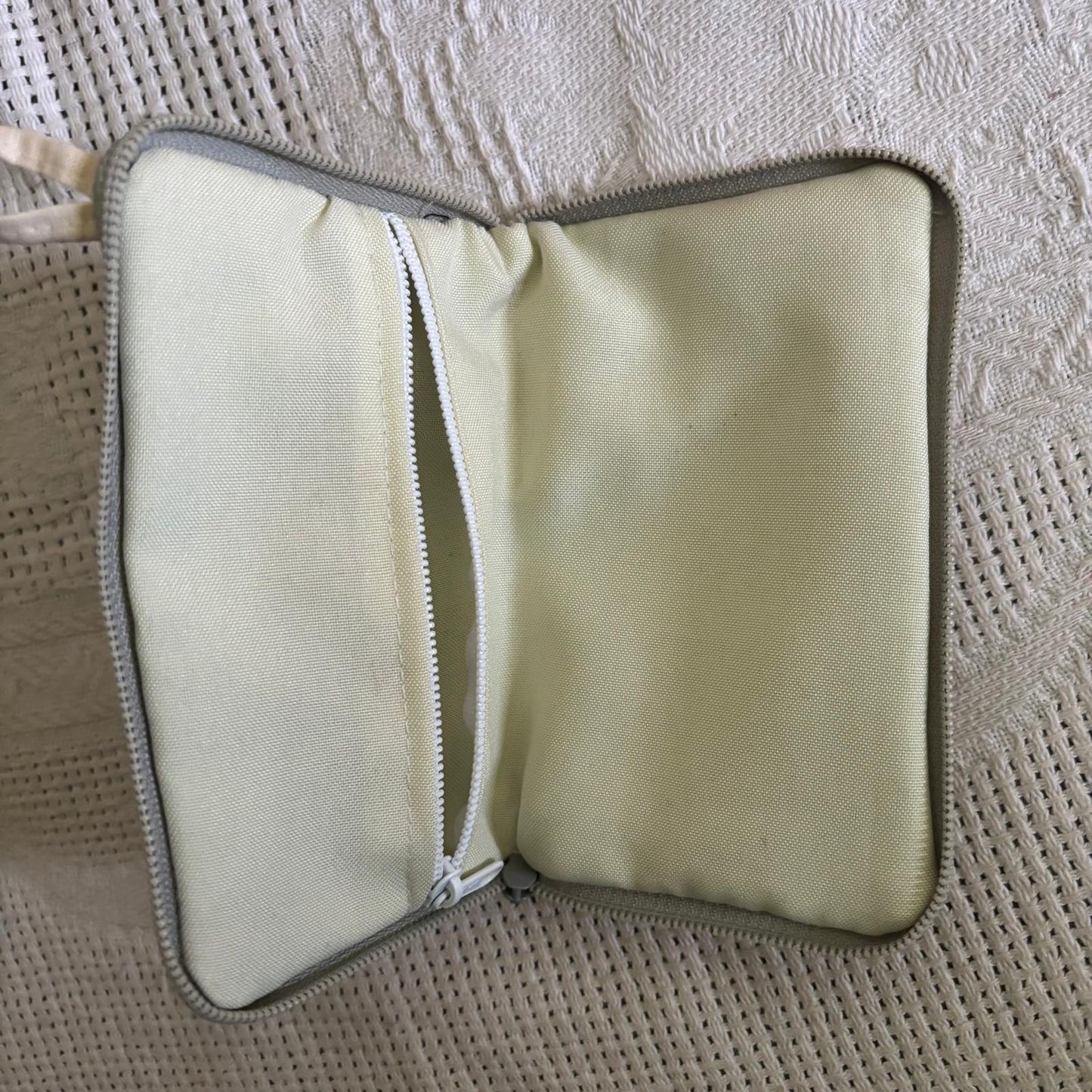 PORTE FEUILLE