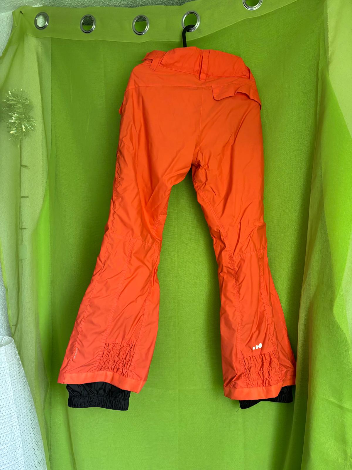 TÊNUE DES SKI FEMMES