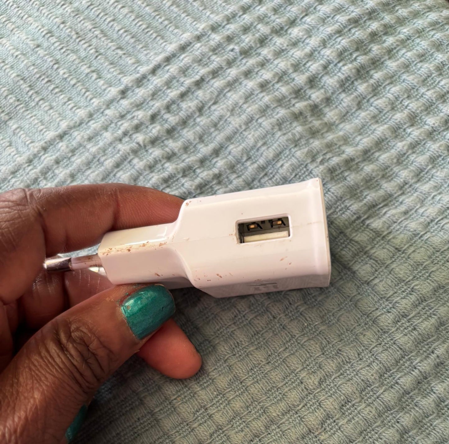 CHARGEUR PORTABLE